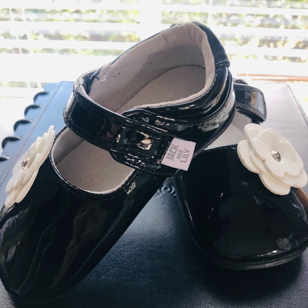 My Mocs Jack & Lily black & ivory Skylar Mary Jane w/ Flower